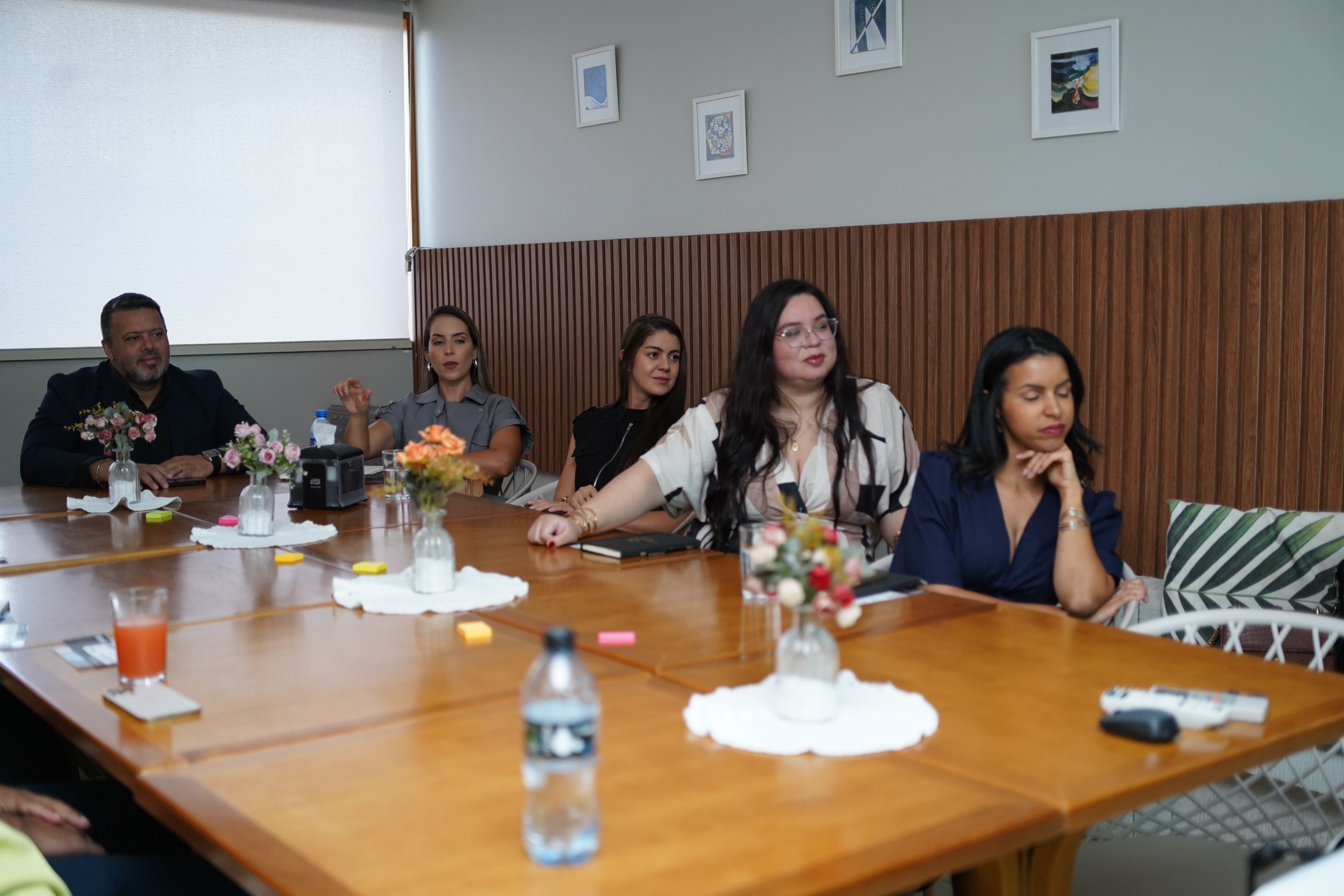 Participantes atentos